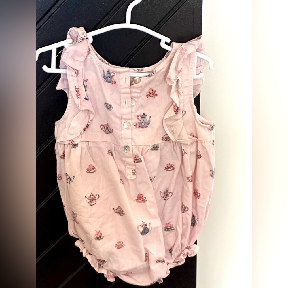 Petite Plum teapot girls ruffled romper. Size 6-12m. Great condition! - Picture 2 of 3